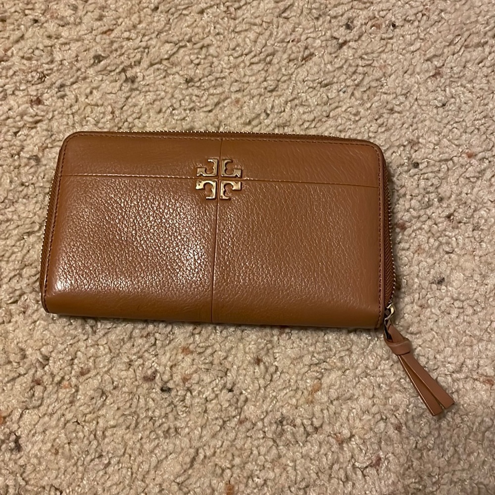 Tory Burch wallet